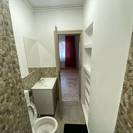 Apartment Cozy Studio 10 Min Away From Th Center Of The *