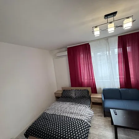Apartment Cozy Studio 10 Min Away From Th Center Of The *
