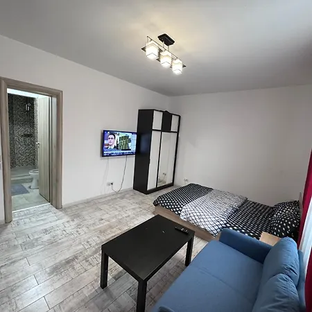 Cozy Studio 10 Min Away From Th Center Of The
