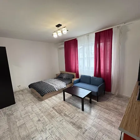 Cozy Studio 10 Min Away From Th Center Of The *